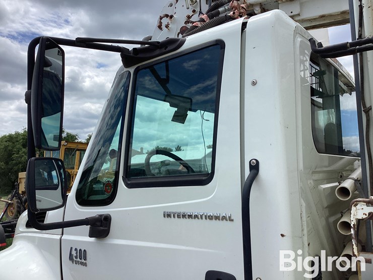 2003-international-durastar-4300-image-12