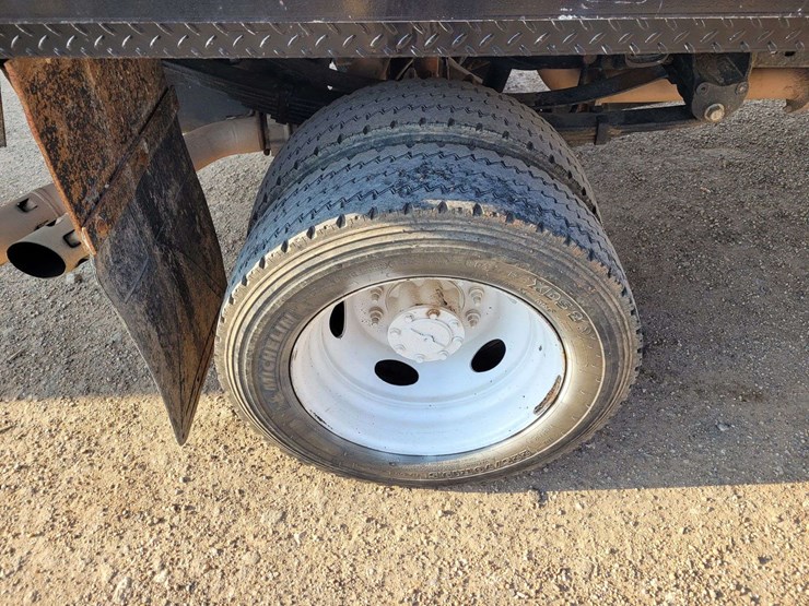 2018-ford-f550-image-17
