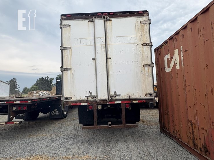 1999-peterbilt-330-image-11