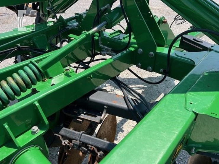2014-john-deere-2623-image-29