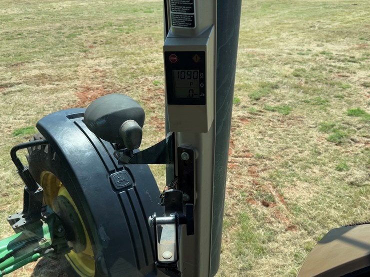 john-deere-8420-image-24