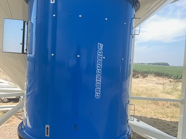 concept-7500-bushel-hopper-bin,-fully-equipped-with-agi-grainguard-10-hp-bin-fan-with-three-phase-electric-motor-image-31