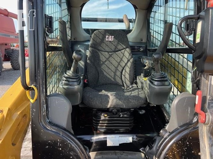 2018-caterpillar-299d2-image-22