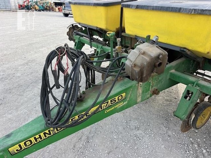 john-deere-1750-image-12