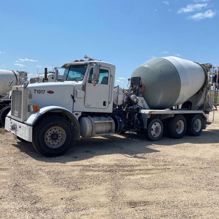 2015 PETERBILT 365
