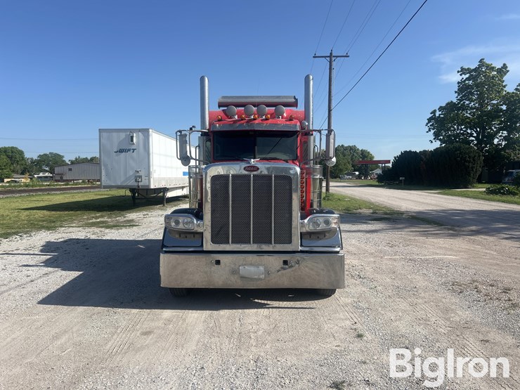 2008-peterbilt-389-image-2