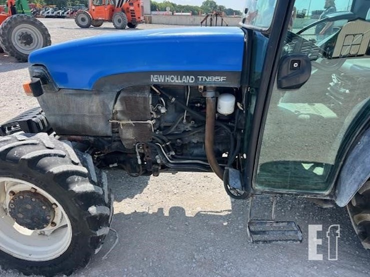 2002-new-holland-tn95f-image-23