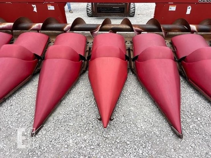 2010-case-ih-3208-image-11