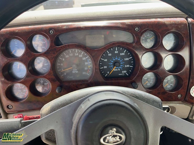 2004-mack-ch613-image-3
