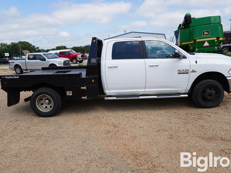 2018-ram-3500-slt-image-4