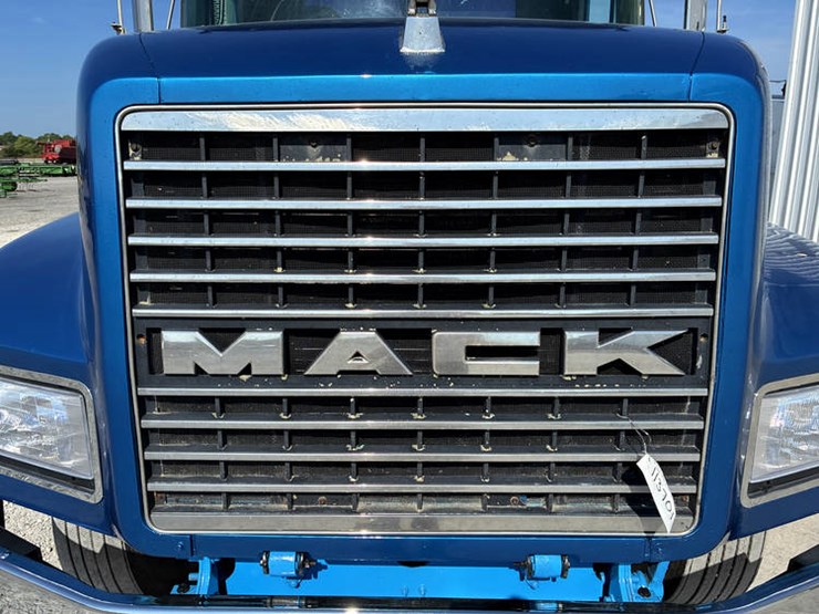 1996-mack-ch613-image-14