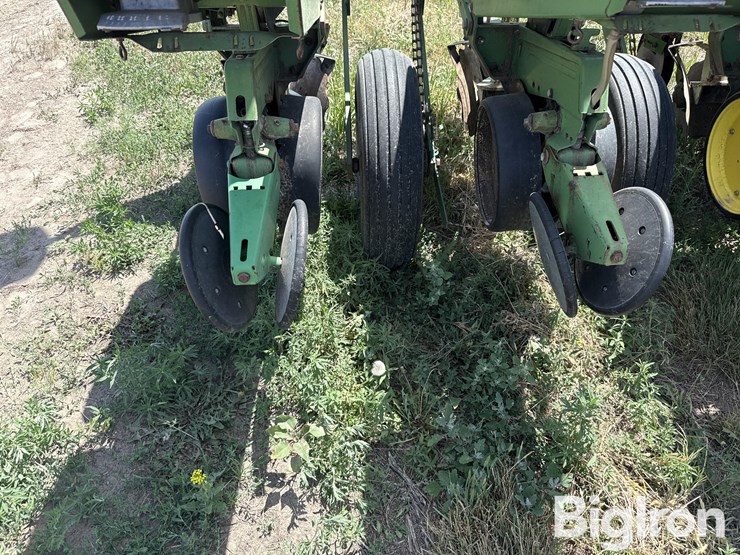 john-deere-7000-image-15