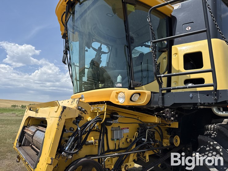 2008-new-holland-cr9070-image-11