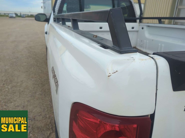 2011-chevrolet-silverado-1500-image-34
