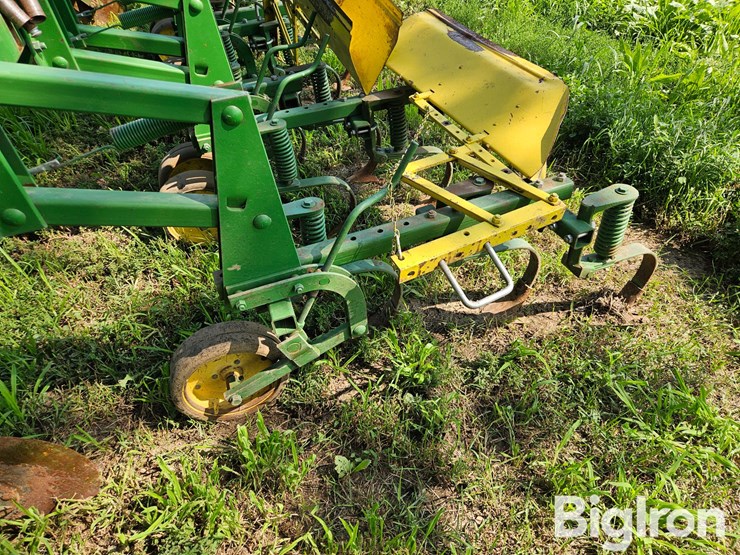 john-deere-825-image-15