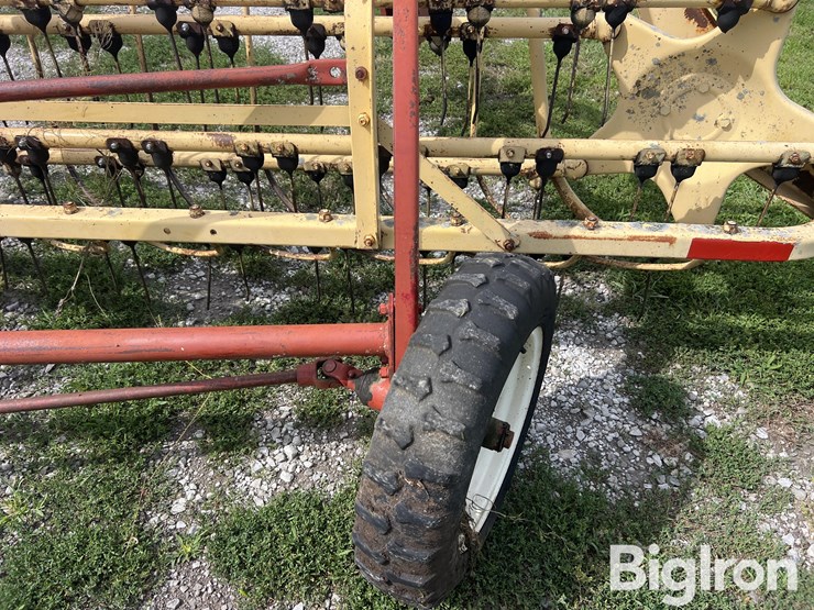 new-holland-256-image-12