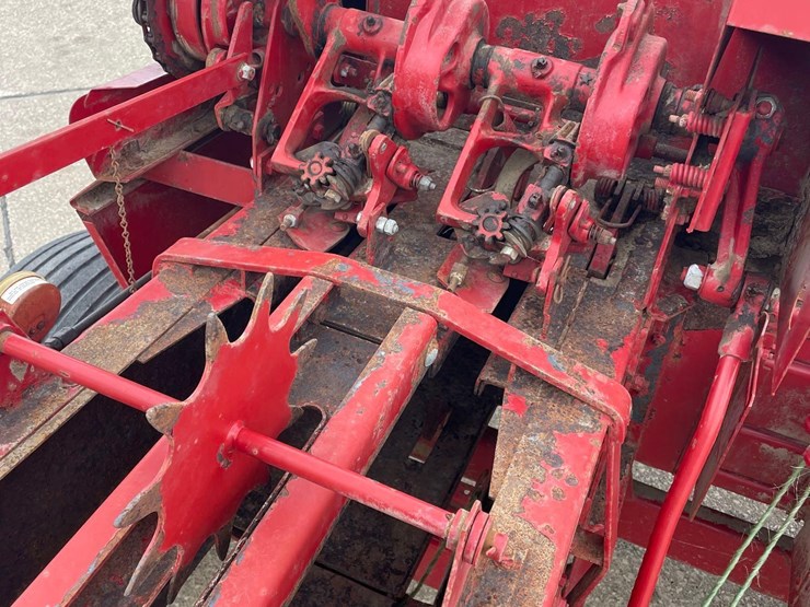 new-holland-311-image-19