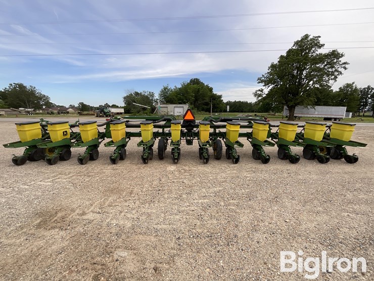 john-deere-1720-image-6