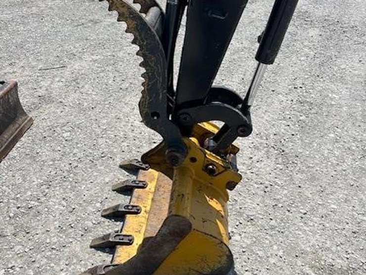 2014-deere-35g-image-13