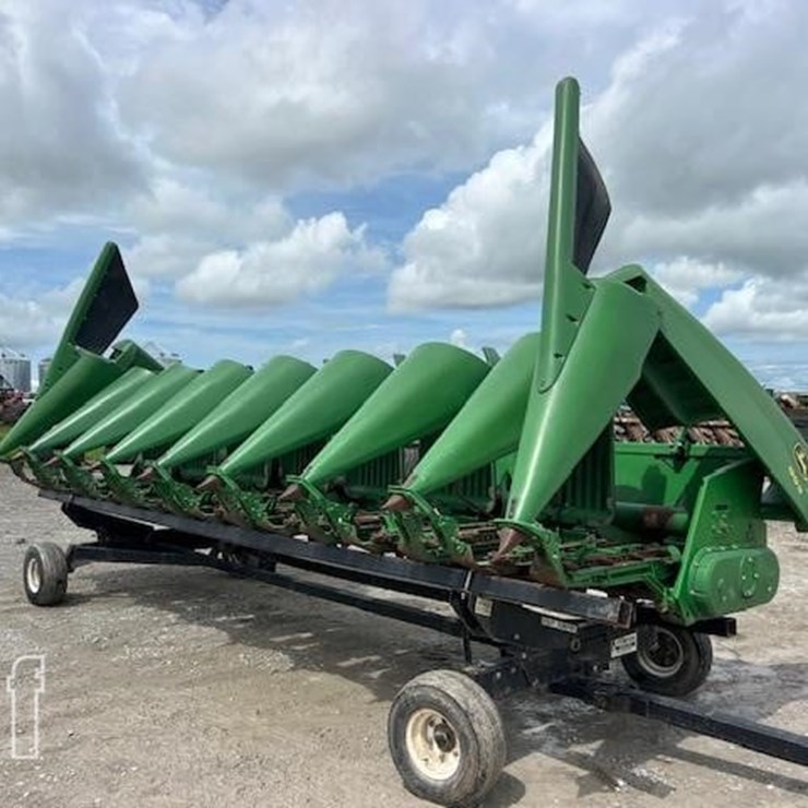 JOHN DEERE 893