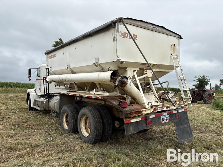 1989-freightliner-fld120-image-7