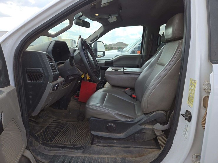 2018-ford-f350-image-9