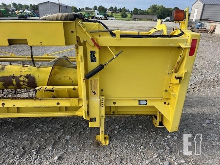 2007-john-deere-640b-image-16