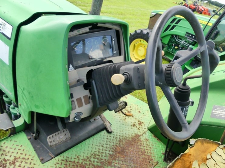 john-deere-6100d-image-11