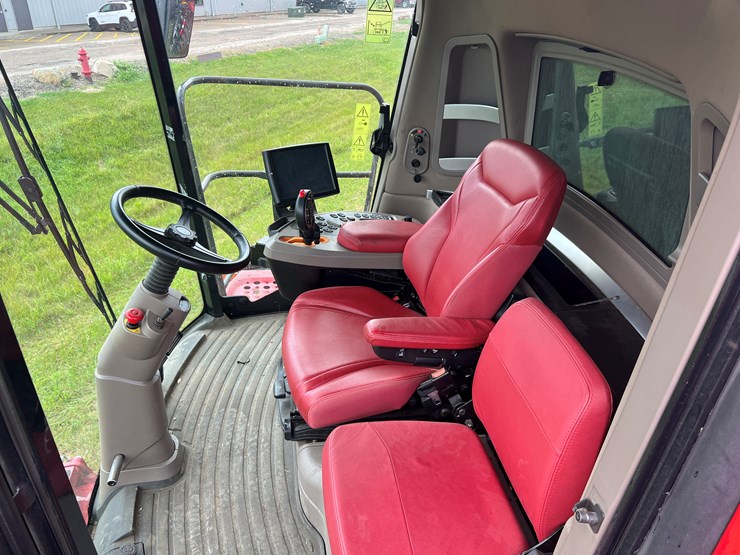 2023-case-ih-8250-image-14