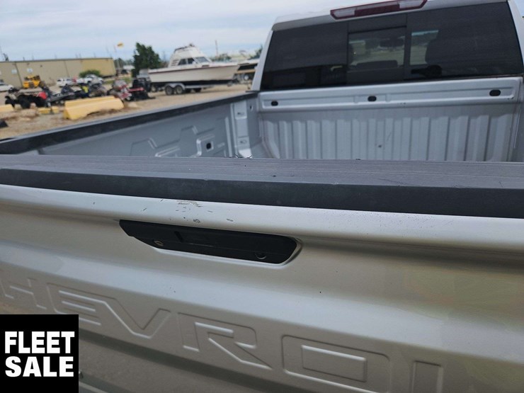 2019-chevrolet-silverado-1500-image-27