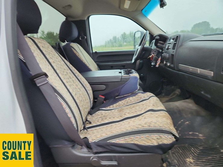 2014-chevrolet-silverado-2500hd-lt-image-14