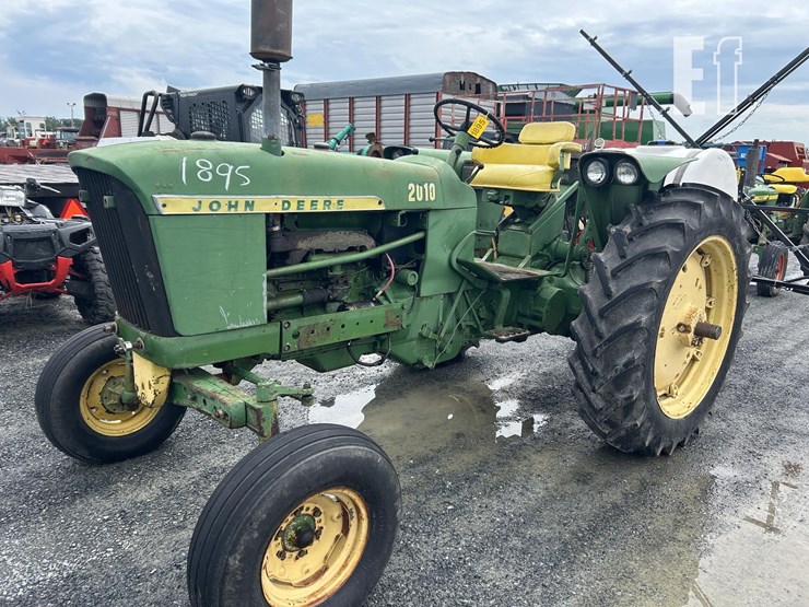 1968-john-deere-2010-image-1