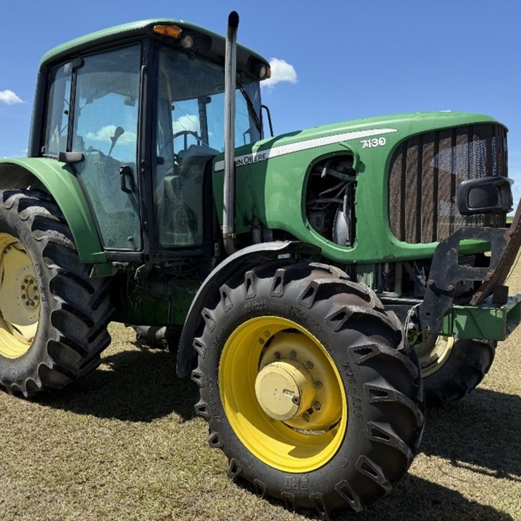 JOHN DEERE 7130