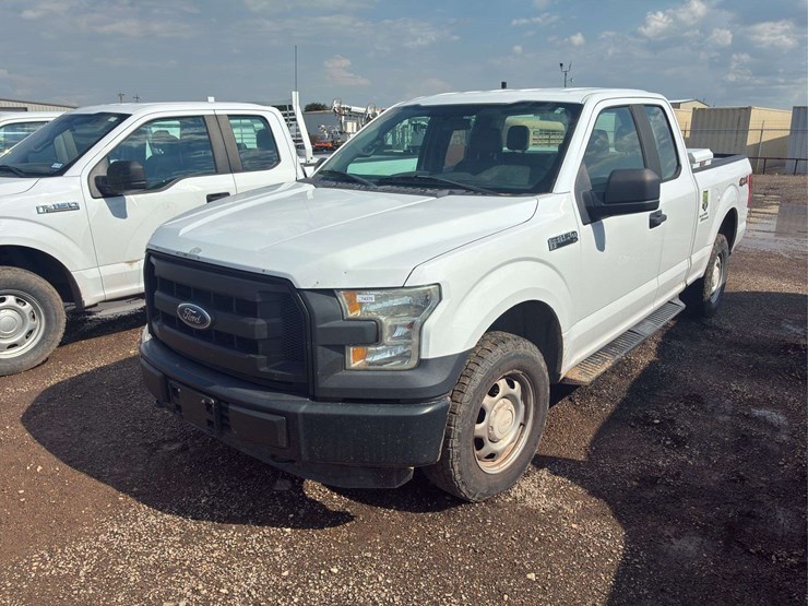 2015-ford-f150-lariat-image-1