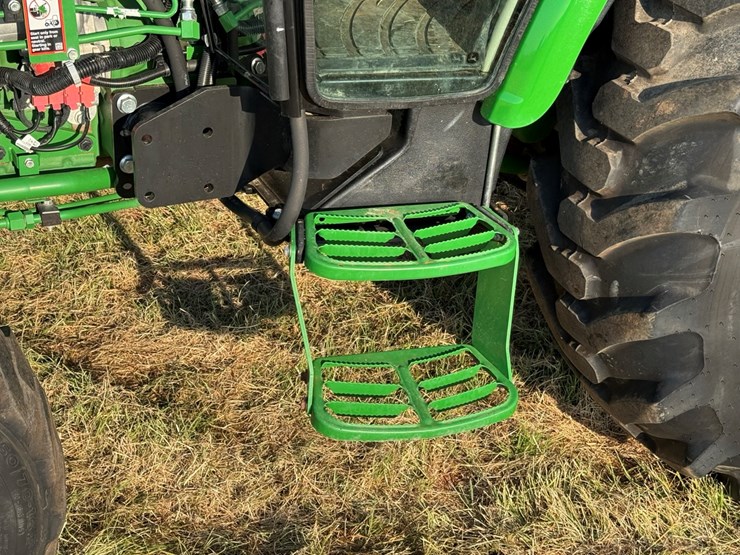 john-deere-4052r-image-14