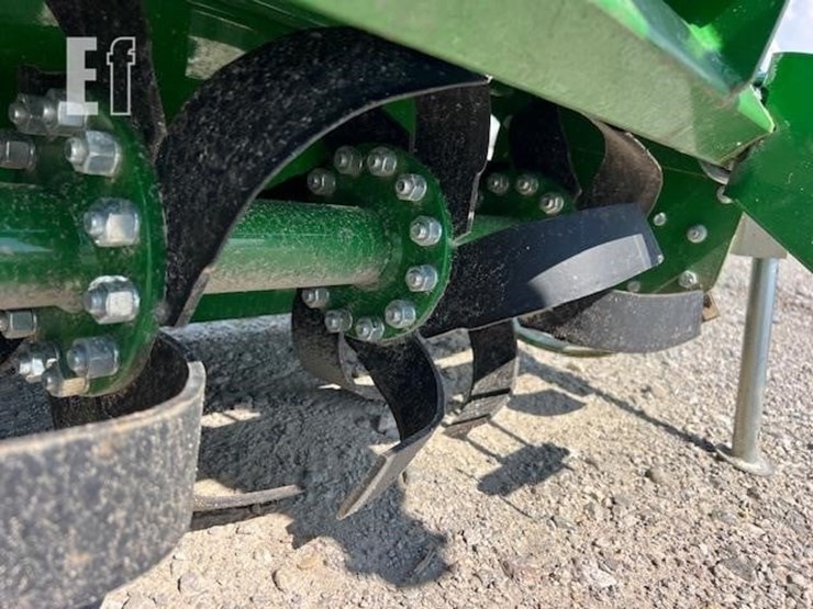 2021-john-deere-647-image-10
