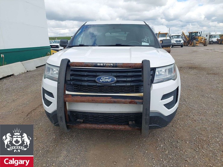 2018-ford-explorer-image-18