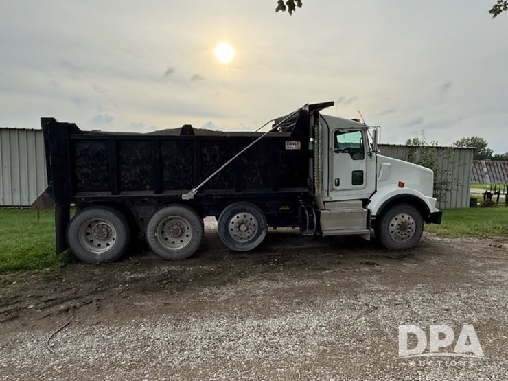 2012-kenworth-t800-image-4
