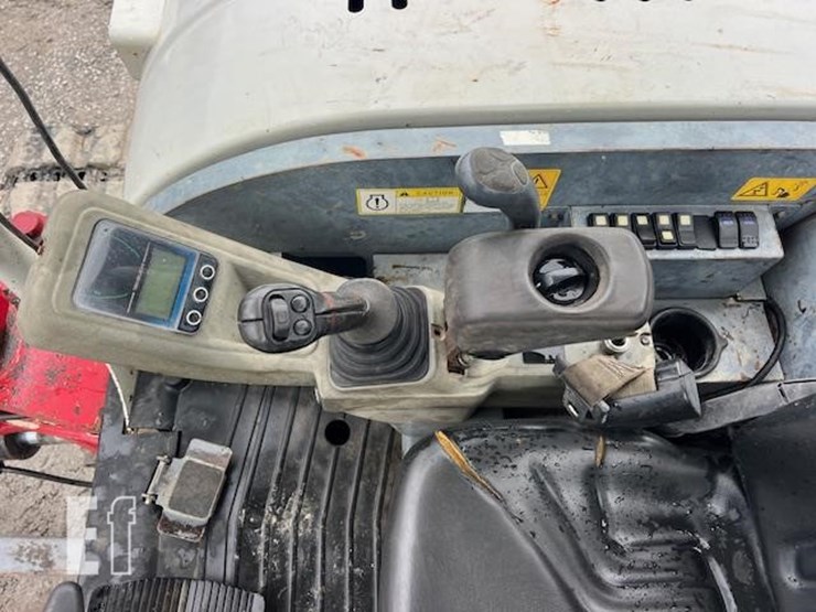 takeuchi-tb260-image-33