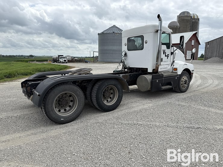 2002-kenworth-t600-image-5