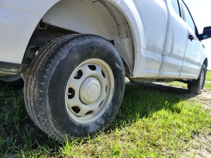 2019-ford-f150-xl-image-5