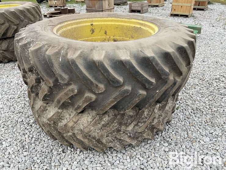 john-deere-10-image-1