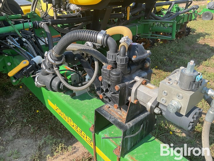 2013-john-deere-1760-image-13