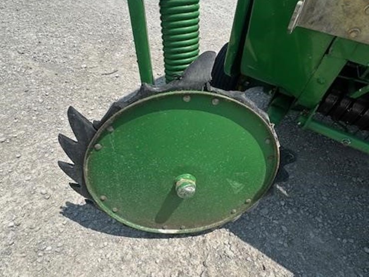 2001-john-deere-567-image-22