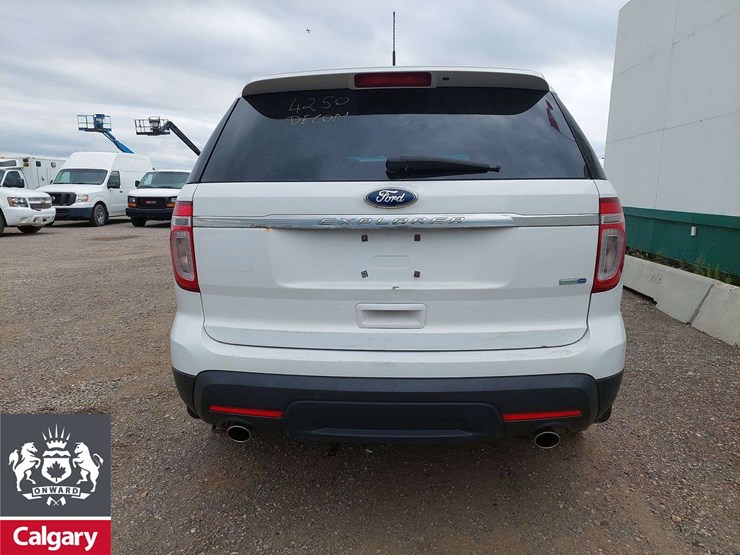2014-ford-explorer-image-13