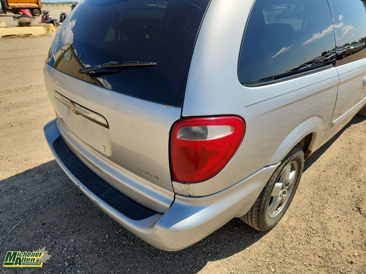 2006-chrysler-town-&-country-image-37