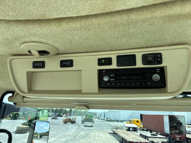 2018-john-deere-8400r-image-83