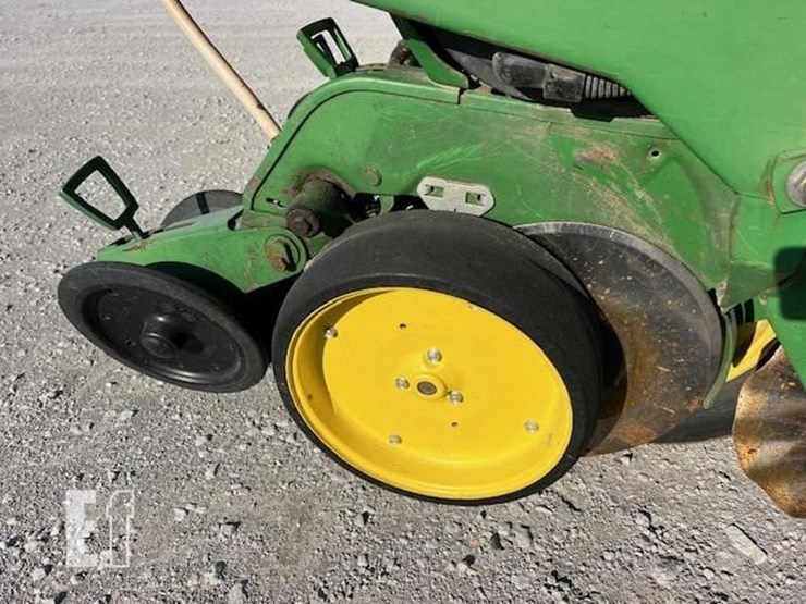 john-deere-7000-image-12