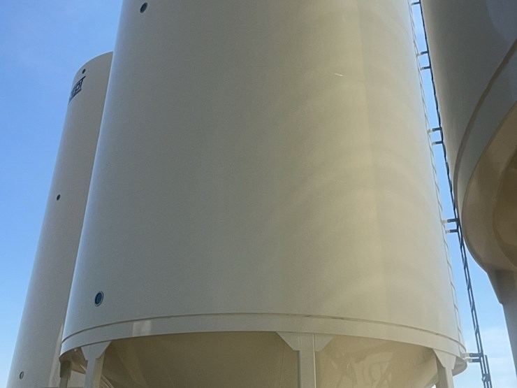 concept-7,500-bu.-hopper-bin,-equipped-with-bin-fan-with-3-phase-agi-grainguard-10-hp-electric-motor.-image-22