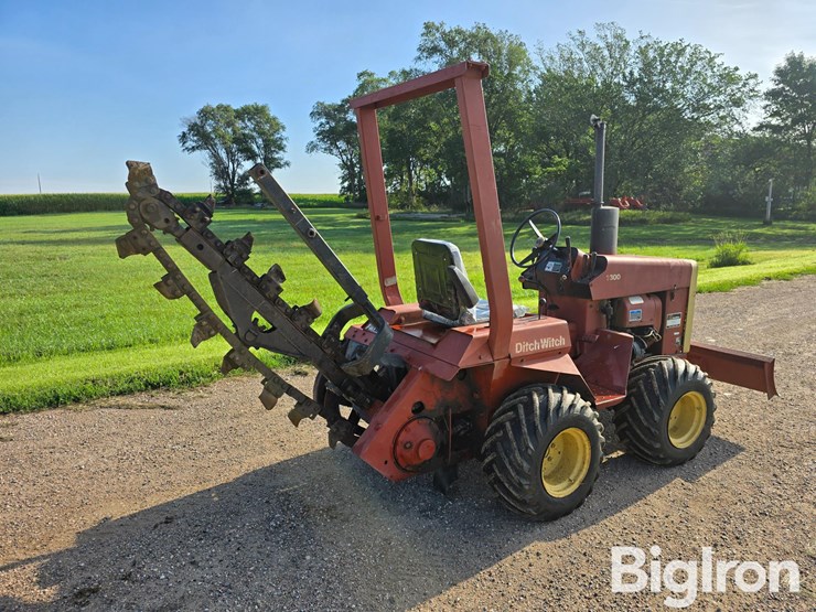 ditch-witch-2300-image-5